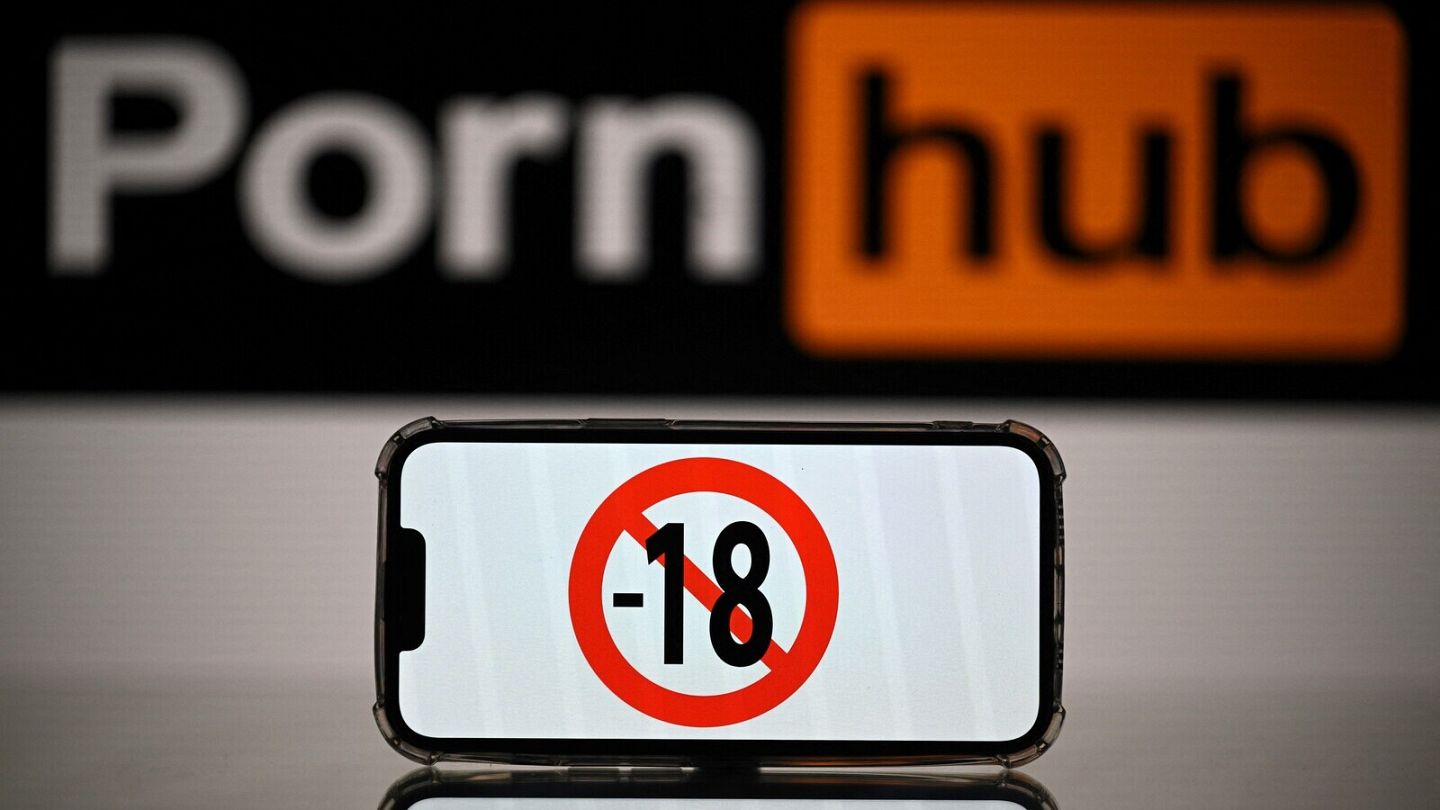 1440px x 810px - Pornhub, Stripchat and XVideos to be policed under EU's stringent digital  rules | Euronews