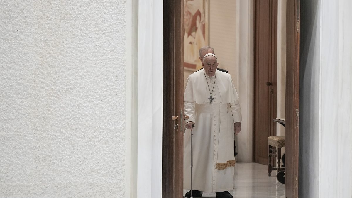 En acceptant de bénir les couples homosexuels, le pape François favorise "une maturation à l’intérieur de l’Église", en vue du synode de 2024. 