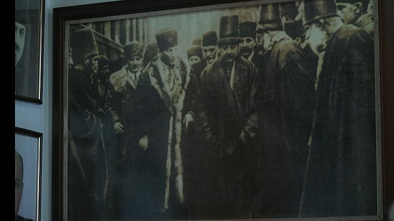عبدالحلیم چلبی در کنار آتاتورک