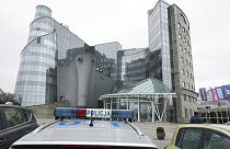 Cerco da polícia polaca no edifício da TVP INFO