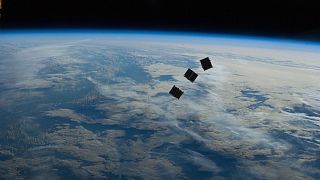 رهاسازی اشیاء توسط هواپیمای فضایی ناسا در مدار زمین در سال ۲۰۱۲. عکس: آرشیو