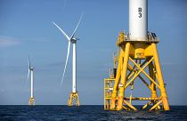 ثلاث توربينات رياح من مشروع Deepwater Wind لشركة R.I Ørsted U.S. Offshore Wind