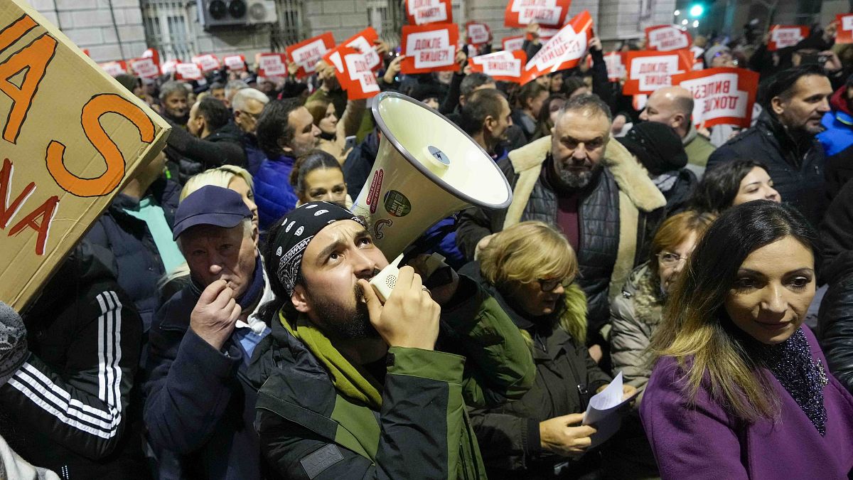 Ellenzéki tüntetők Belgrádban