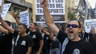 Первые протесты против радикальной экономической политики, с которыми сталкивается вновь избранный президент Милей, Буэнос-Айрес, 20 декабря 2023 г.