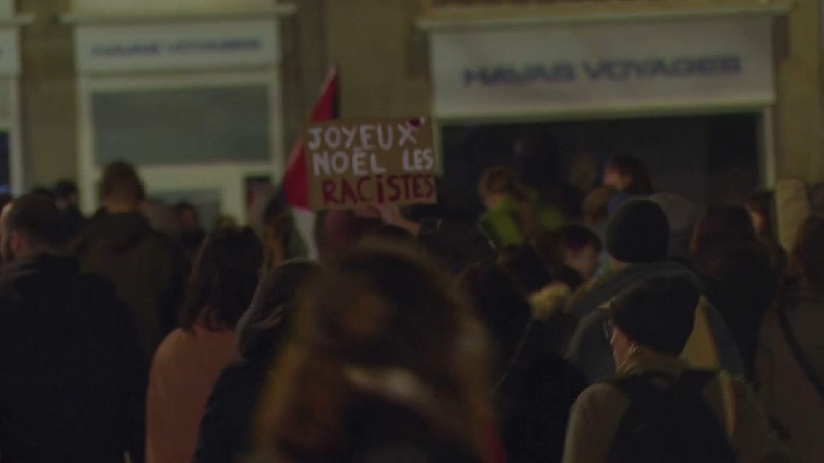 In Rennes demonstrierten Hunderte gegen das neue Gesetz.