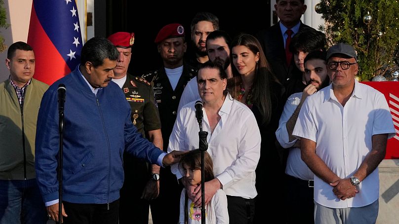 استقبال مادورو از الکس صعب