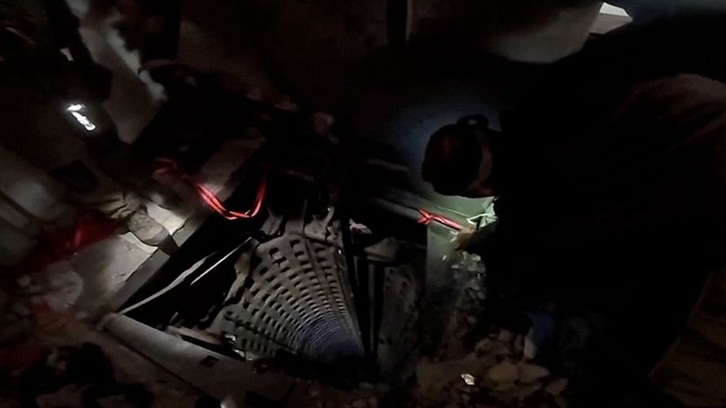 ارتش اسرائیل این تصاویر را از نحوه دسترسی به تونل زیرزمینی حماس را منتشر کرده