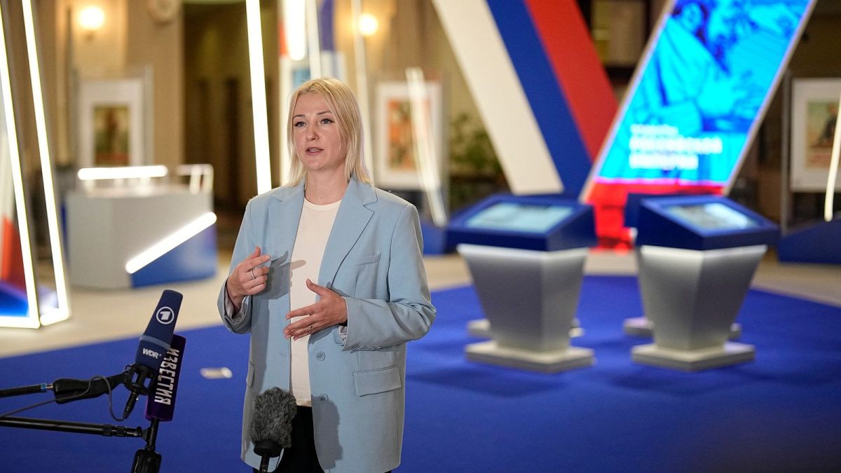 یکاترینا دونتسووا، قانونگذار منطقه‌ای در روسیه که برای نامزدی انتخابات ریاست جمهوری ثبت نام کرد