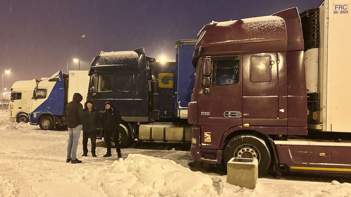 Die ukrainischen LKW-Fahrer können sich an der Grenze zu Polen erneut auf lange Wartezeiten einstellen.