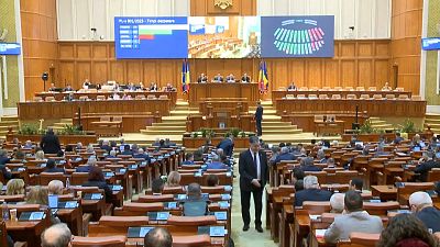 Die Abstimmung im rumänischen Parlament fiel deutlich aus; Dennoch ist die Unzufriedenheit groß.