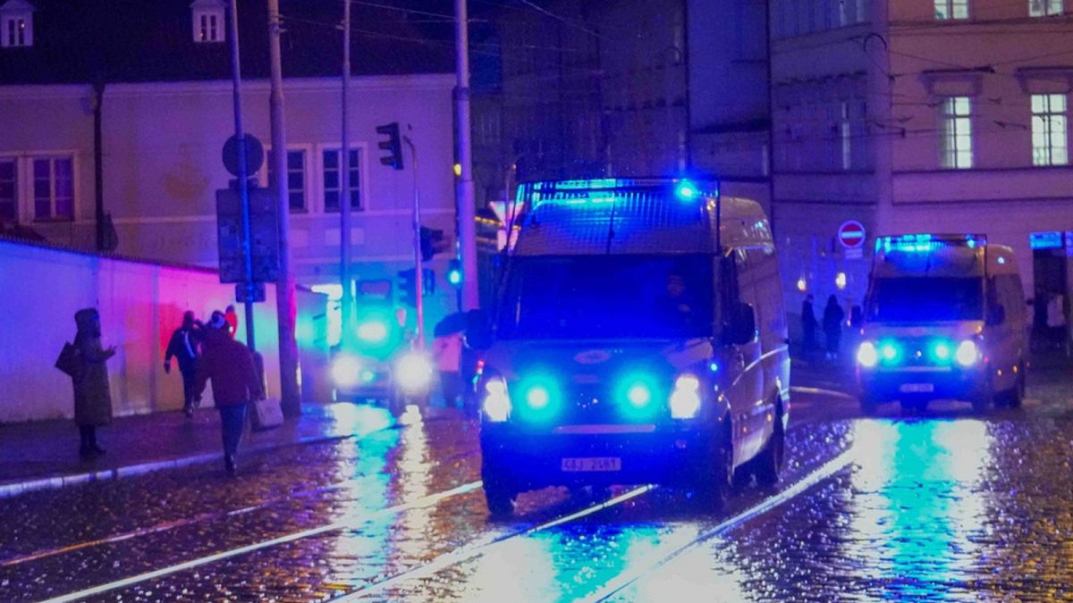 Masu apšaudē Prāgas centrā tika nogalināti 14 cilvēki un vēl 25 ievainoti