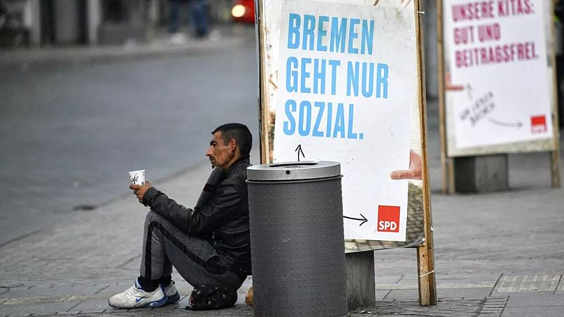 یک فرد بی‌خانمان در شهر برمن آلمان