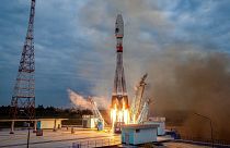أنطلاق صاروخ Soyuz-2.1b مع محطة الهبوط الأوتوماتيكية