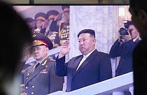 Az észak-koreai vezető egy televíziós összeállításban egy korábbi felvételen