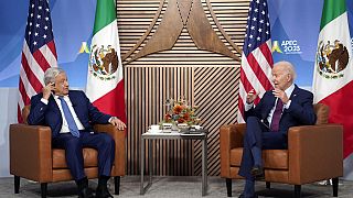 الرئيس الأمريكي جو بايدن بمعية نظيره المكسيكي أندريس مانويل لوبيز أوبرادور