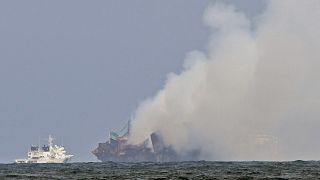 صورة أرشيفية لحريق بسفينة قبالة الساحل الهندي