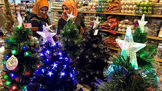 صورة من أحد المتاجر العراقية التي تبيع أشجار الميلاد