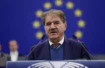 صالح نیکبخت، وکیل خانواده امینی، در پارلمان اروپا 