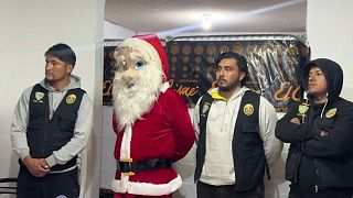 پلیس پرو برای دستگیری قاچاقچیان لباس بابانوئل به تن کرد