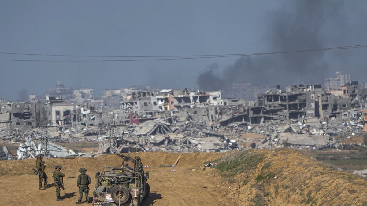Laut israelischen Medienberichten will Israel über Ägyptens mehrstufigen Plan für den Waffenstillstand in Gaza beraten.