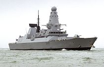 İngiliz donanmasına ait savaş gemisi