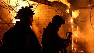 حريق نجم عن القصف الروسي في خيرسون