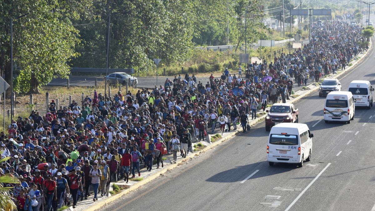 Mais de 6.000 migrantes a caminho dos EUA