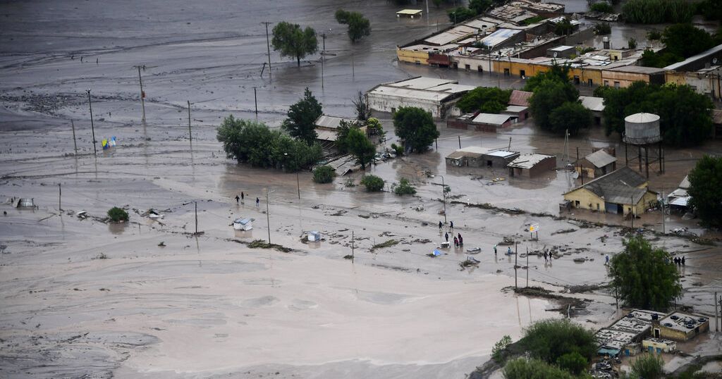 South Africa: six dead and 10 missing in floods