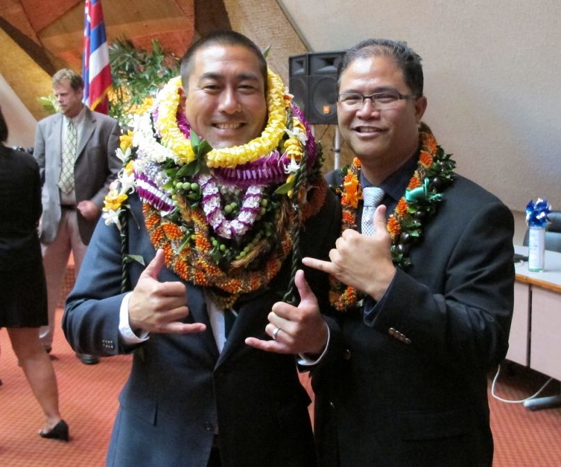 Derek Kawakami (b) még hawaii törvényhozóként, 2013-ban