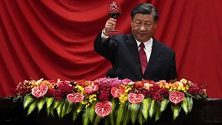 الرئيس الصيني شي جين بينغ بعد إلقاء خطابه بمناسبة الذكرى الرابعة والسبعين لتأسيس جمهورية الصين الشعبية- بكين 28 سبتمبر 2023.