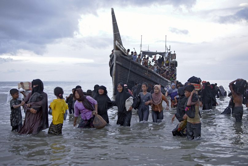 Kendi imkanlarıyla Bangladeş'ten hareketle, deniz yolculuğunun ardından Endonezya'nın Açe eyaletine ulaşmayı başaran Arakanlı Müslüman mülteciler