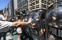 Projeto de lei introduz alterações ao Código Penal para controlar as manifestações de rua