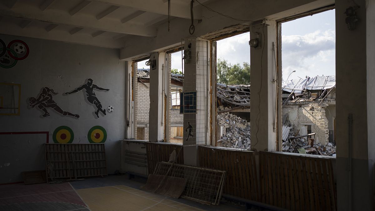 Разрушенная школа в Купянске. 23 августа 2023.