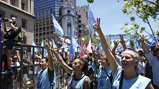Arjantin'de halk hükümetin ekonomi politikasını protesto etti