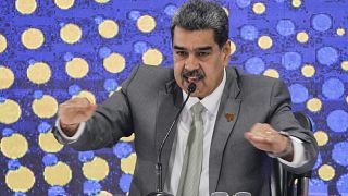 Le président du Venezuela, Nicolas Maduro, s'exprime lors de la cérémonie de notification du référendum sur l'avenir d'un territoire contesté avec la Guyane, à Caracas, au Ven