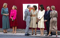 La nueva vicepresidenta de España, María Jesús Montero, en el centro de la imagen  junto a otros ministros. Archivo