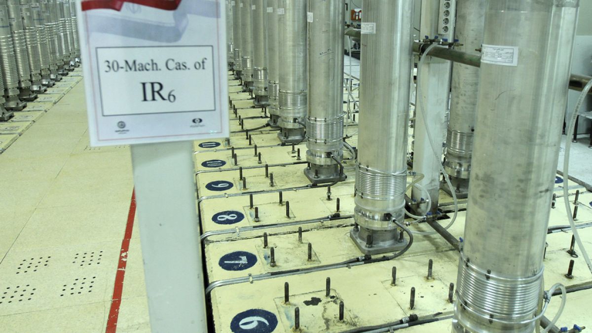 İran'ın Natanz kenti yakınlarındaki Natanz uranyum zenginleştirme tesisindeki santrifüj makineleri