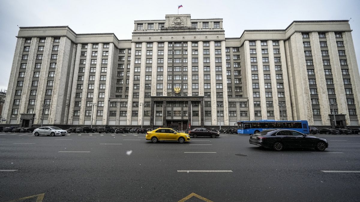 Az orosz alsóház, az állami Duma épülete Moszkvában