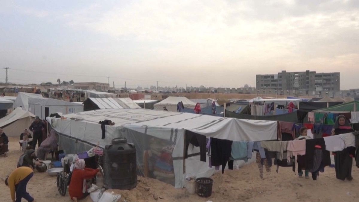 مخيم نازحين من غزة إلى رفح