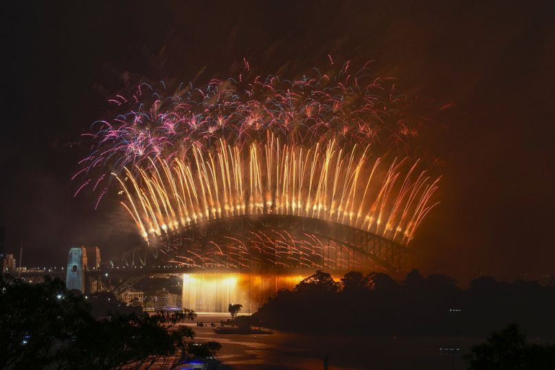 Новогодний фейерверк над Харбор-Бридж в Сиднее