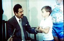 صدام حسین، رئیس‌جمهوری عراق در تابستان سال ۱۹۹۰ چند روز پس از حمله به کویت