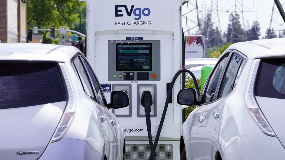 Rapor: 2030 yılında satılan 10 otomobilden 6'sı elektrikli olacak (arşiv)