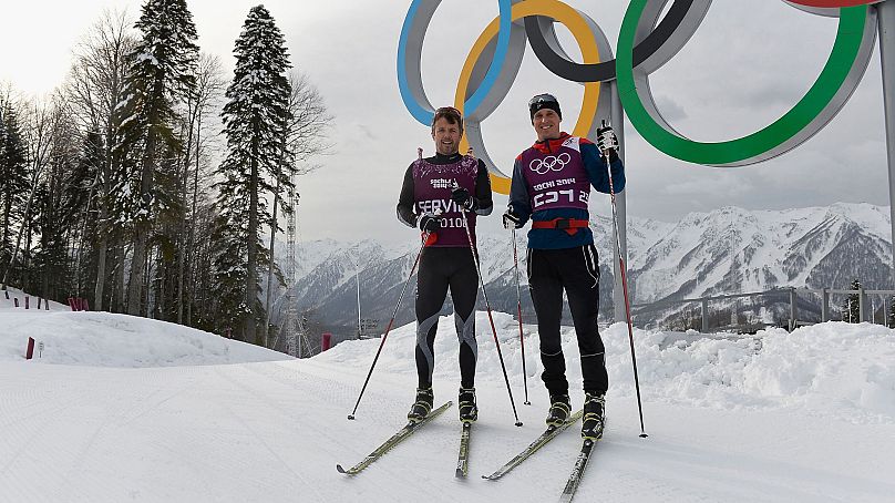 Le prince héritier avec l'athlète Martin Muller lors de la 13e journée des Jeux olympiques d'hiver de Sotchi 2014, le 20 février 2014.