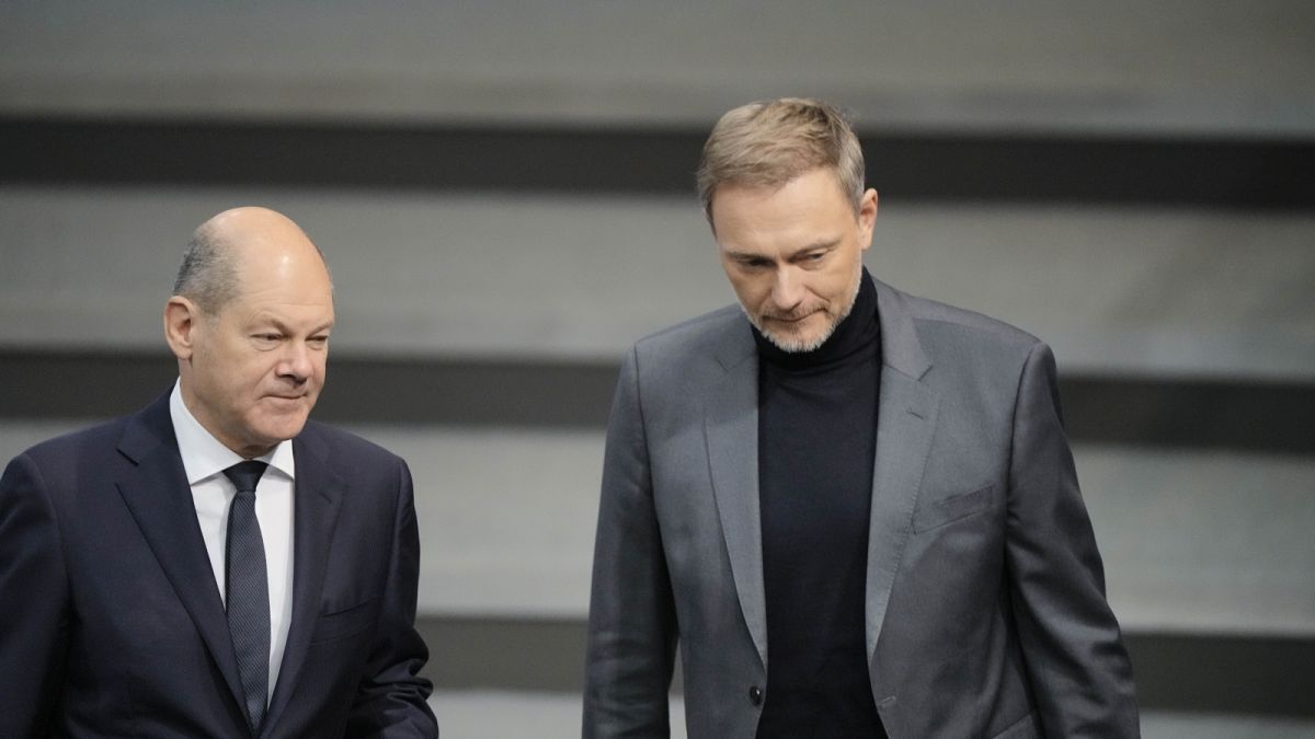 Christian Lindner pénzügyminiszter, az FDP elnöke Olaf Scholz kancellárral
