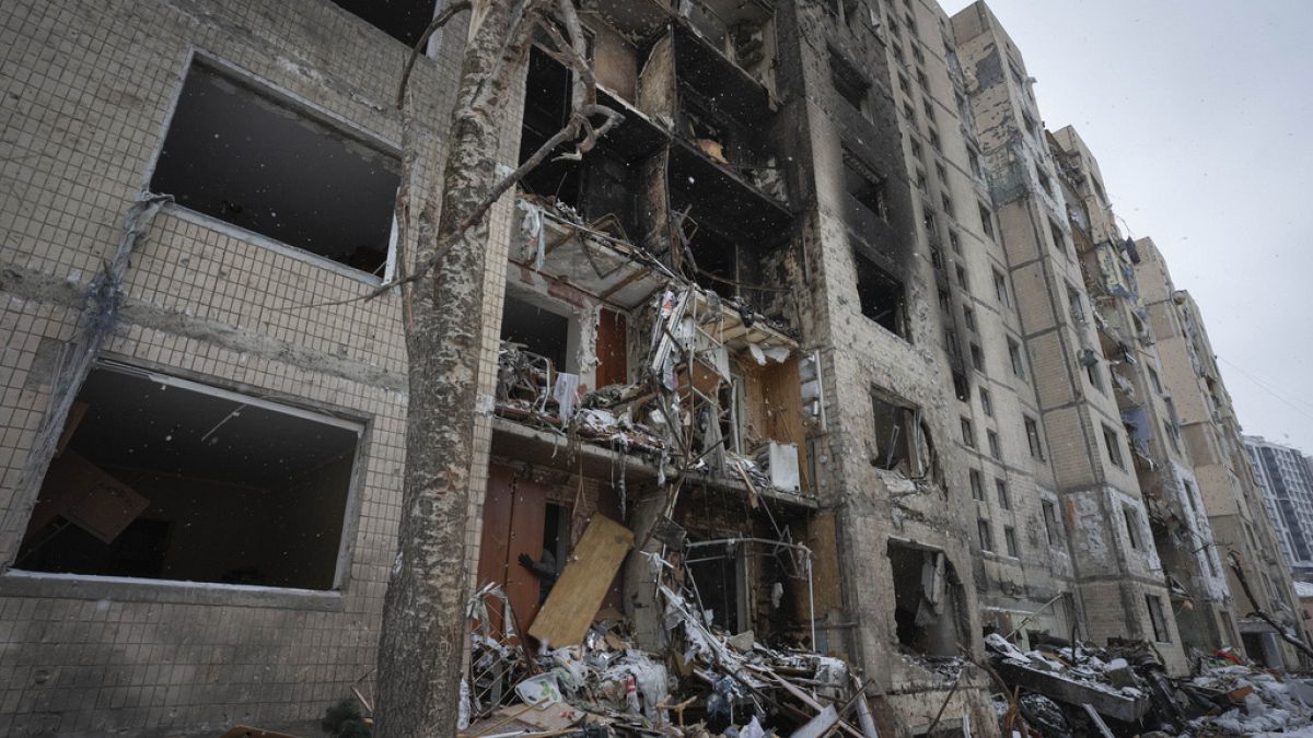 Разрушенный в результате российского удара жилой дом. Киев, Украина. 3 января 2024.