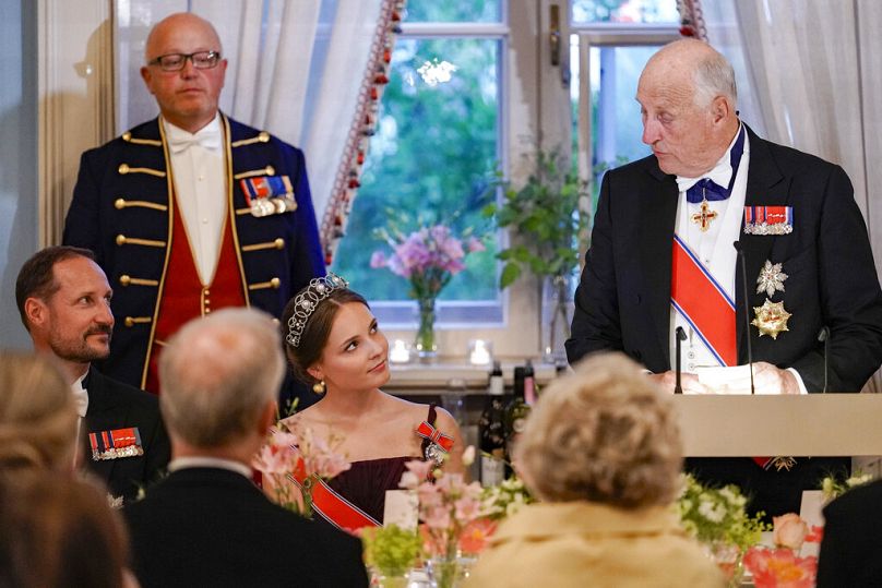 Harald király beszédet mond unokája, Ingrid 18. születésnapján 2022 júniusában