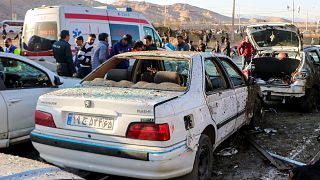 Voitures détruites après une explosion à Kerman, Iran, mercredi 3 janvier 2024.
