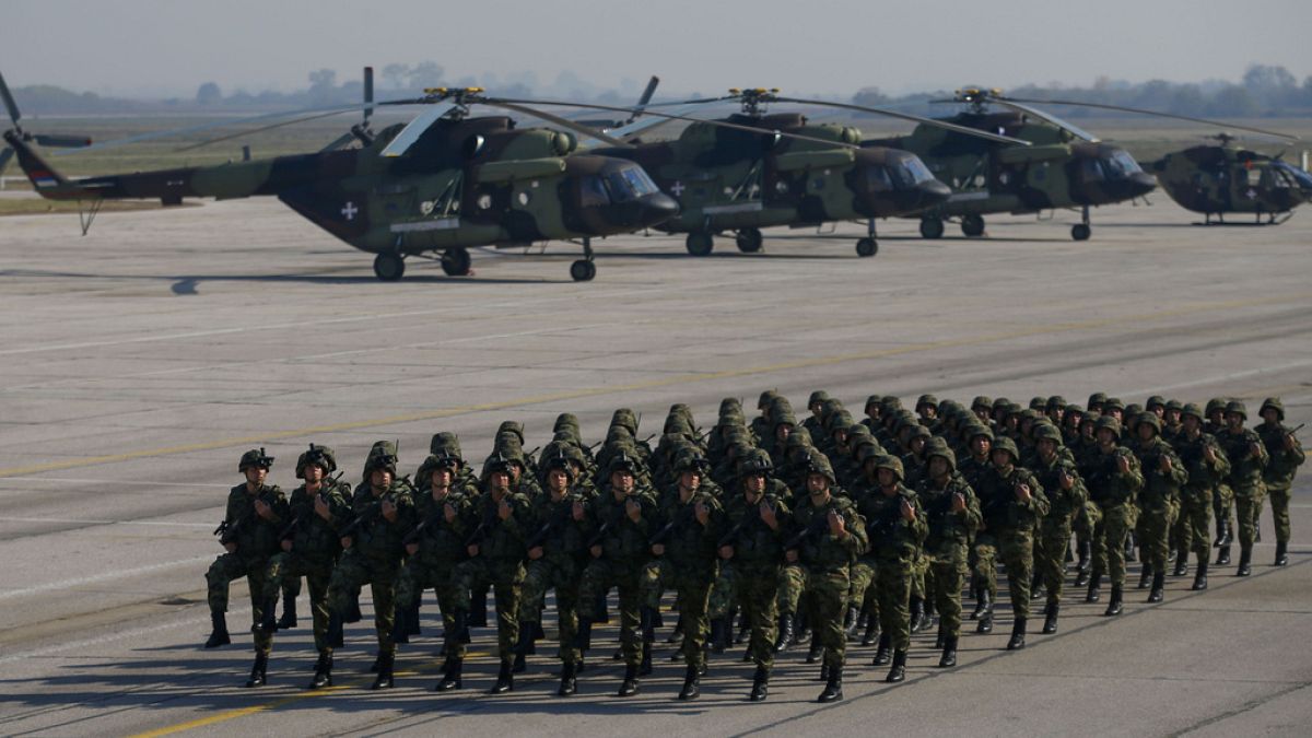 Sırbistan zorunlu askerlik hizmetini geri getirmeye hazırlanıyor 