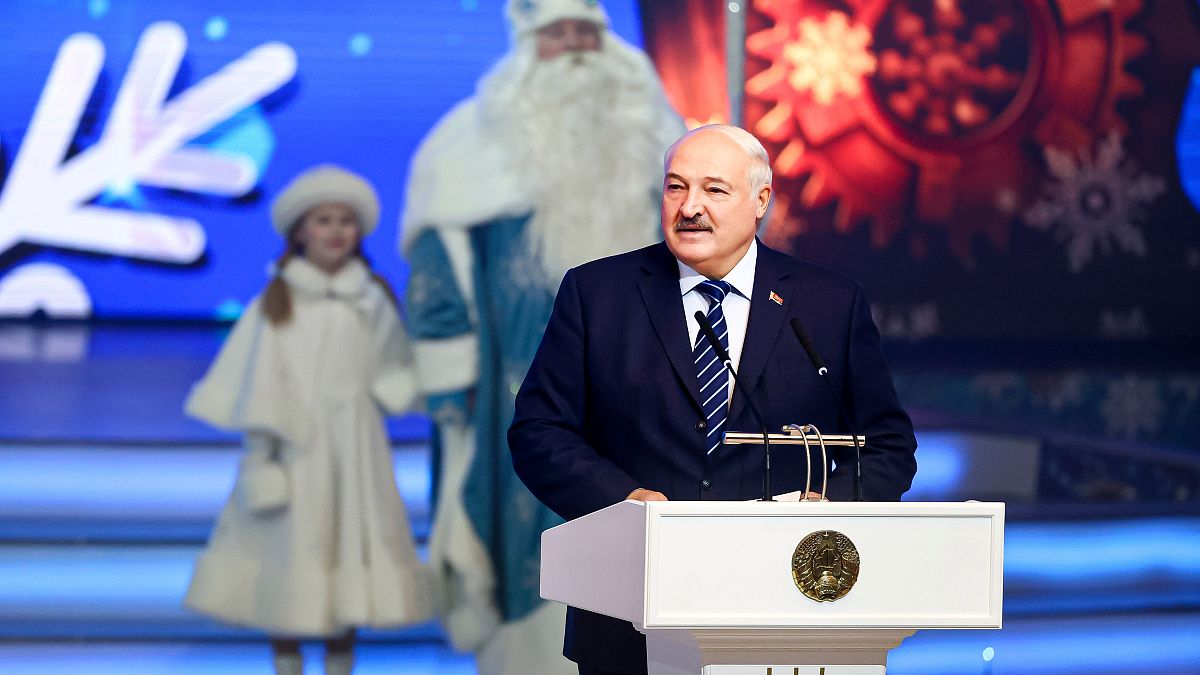 През последните години Александър Лукашенко беше изправен пред сериозни предизвикателства