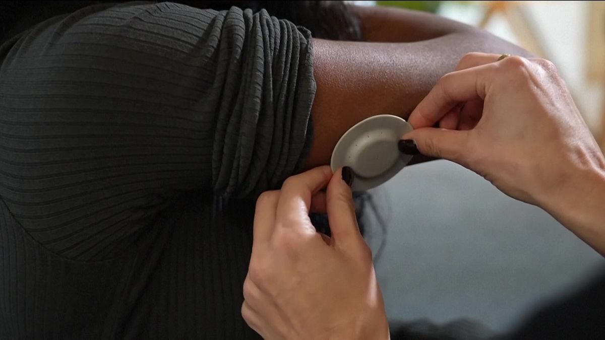 Тази лепенка за ръката може да помогне на недиабетиците да проследяват кръвната захар в реално време, използвайки своите смартфони